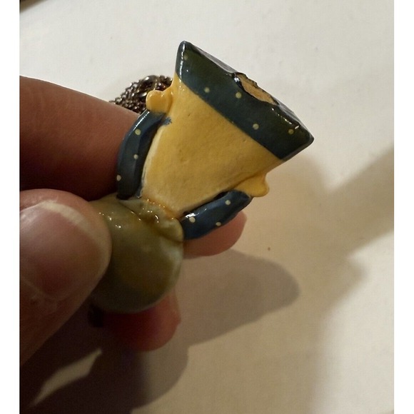 Vtg Prairie Girl Pendant In Blue Bonnet & Blue & White Dress On A Necklace Chain - Picture 14 of 14